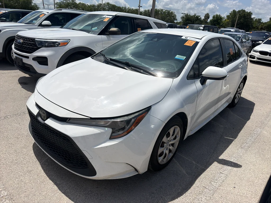 Used 2020 Super White Toyota LE image 2