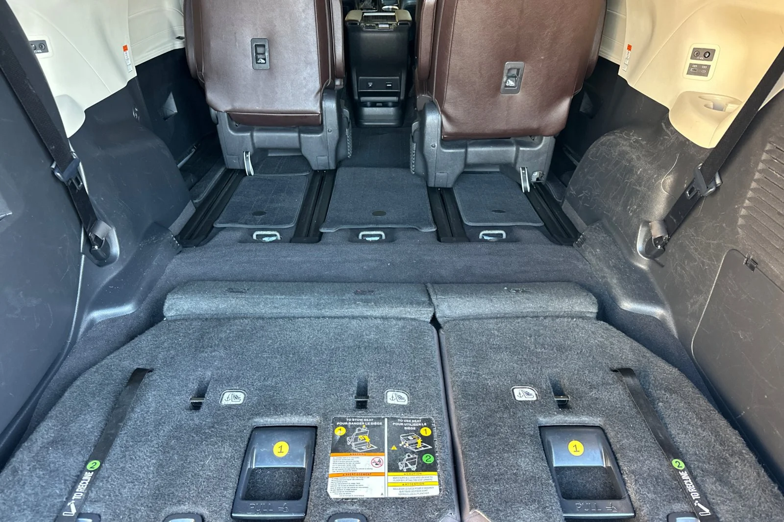 2021 Toyota Sienna Platinum - Photo 22