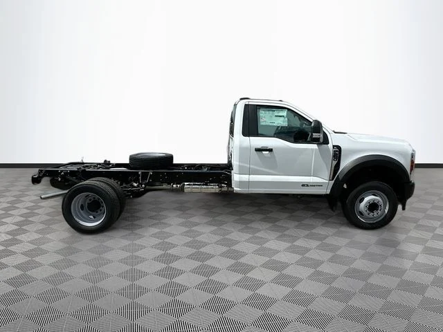 New 2025 Oxford White Ford XL image 4