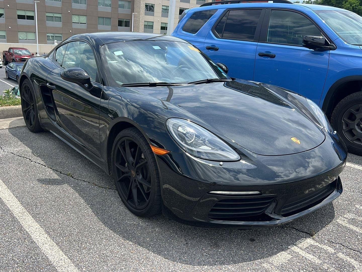 Used 2019  Porsche Base image 6