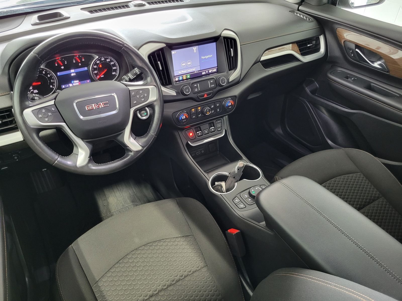Used 2020 Black GMC SLE image 26