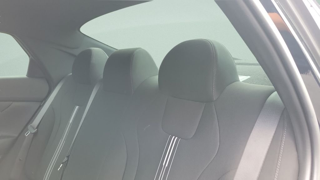 2025 Hyundai Elantra SEL - Photo 9