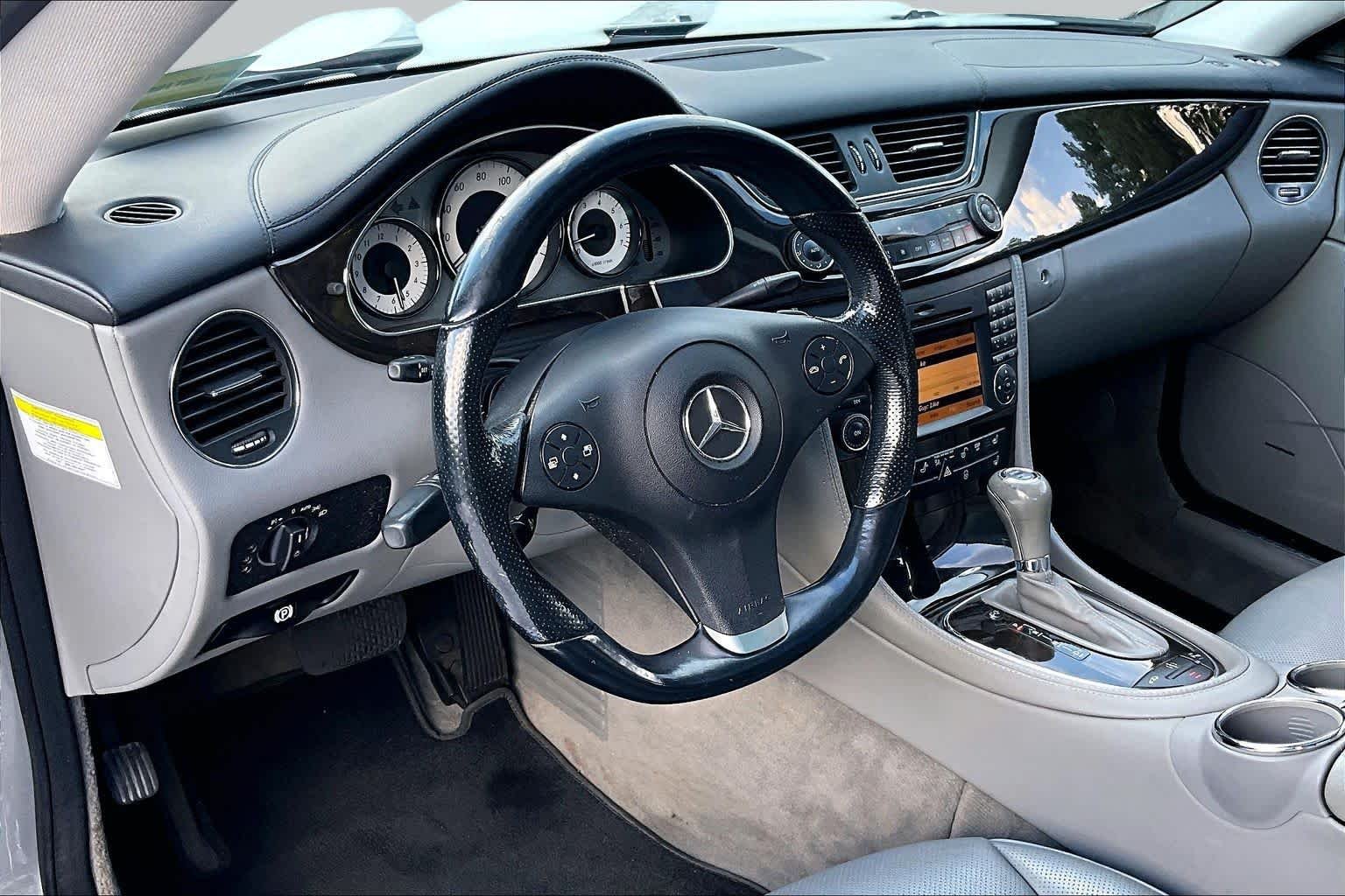 Used 2011 Flint Grey Metallic Mercedes-Benz CLS 550 image 16