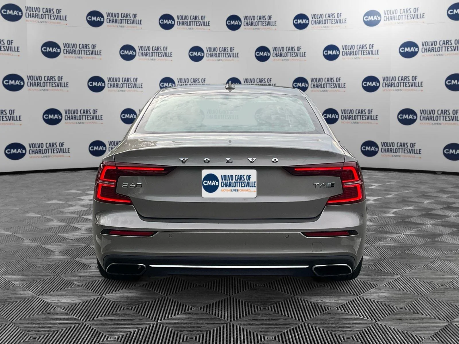 Used 2019 Pebble Grey Metallic Volvo Inscription image 4