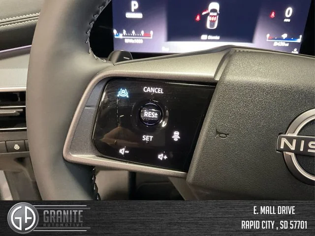 New 2025 Two-tone Boulder Gray Pearl / Super Black Nissan SL image 27