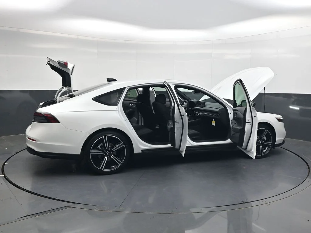 New 2026 Platinum White Pearl Honda Sport image 31