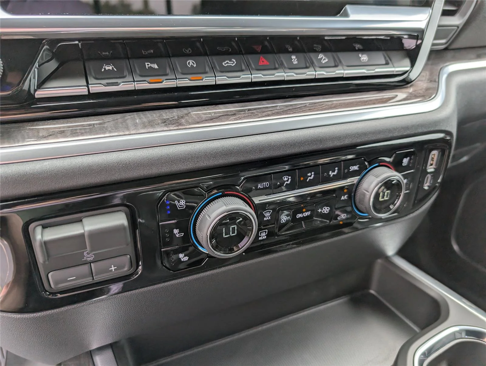 2026 Chevrolet Silverado 1500 LTZ - Photo 31