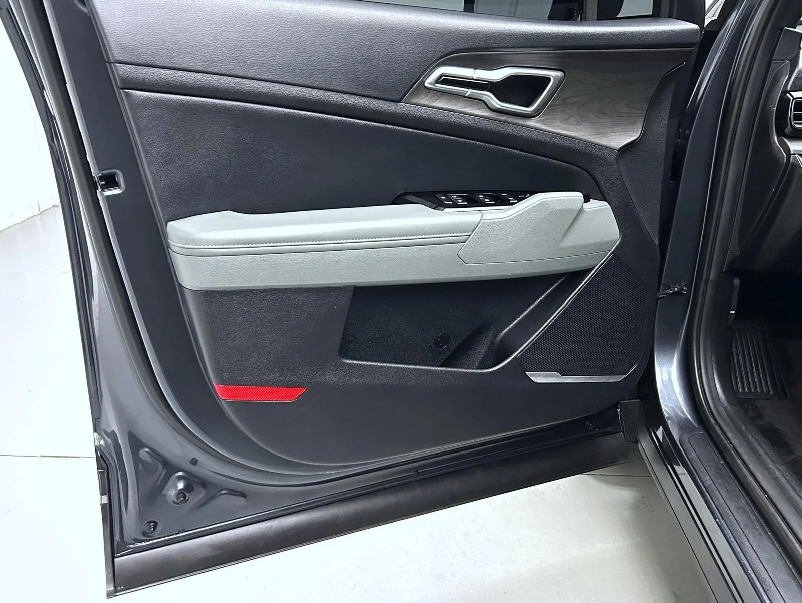 Used 2023 Gray Kia X-Line image 9