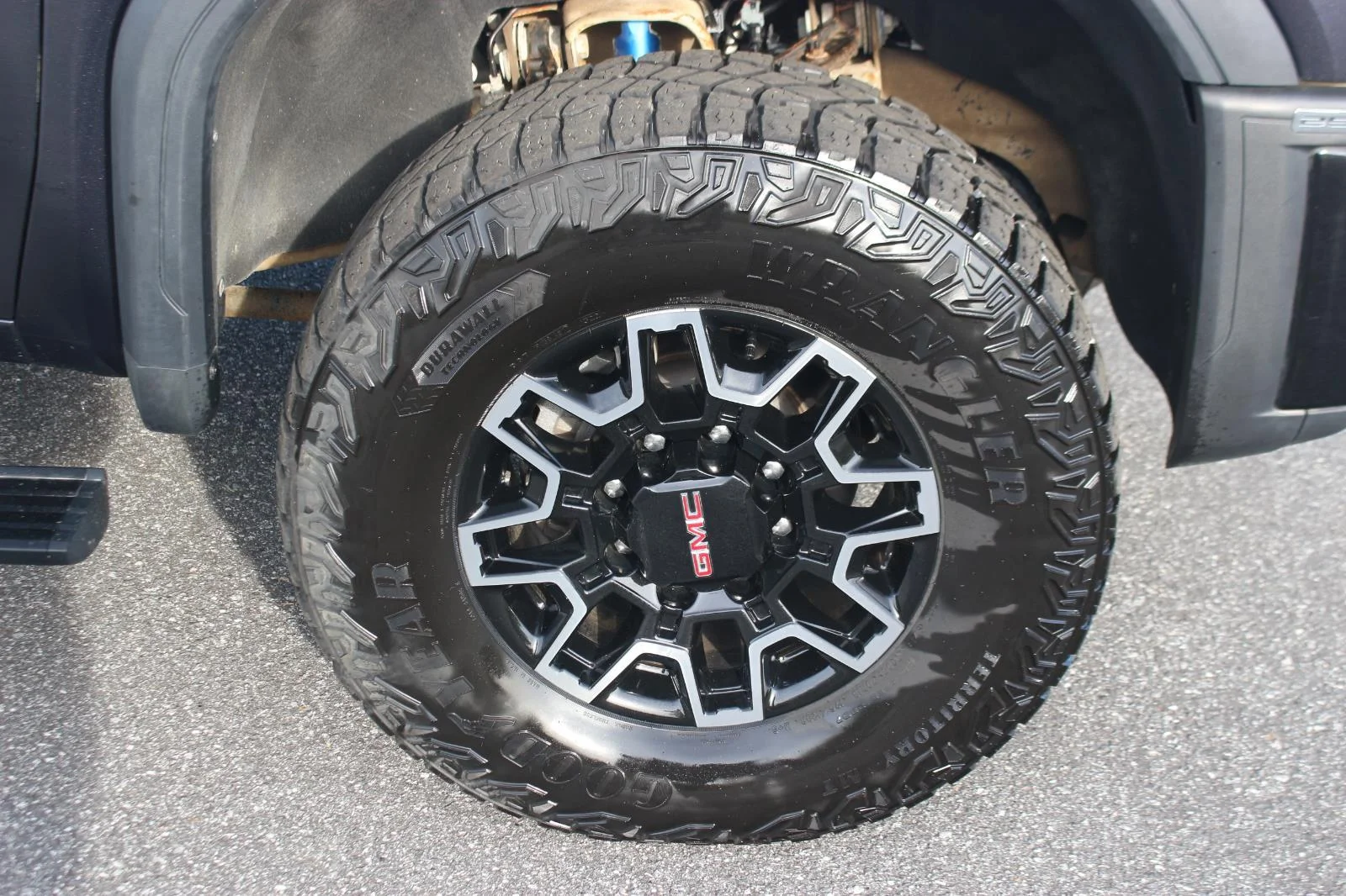 Used 2024 Titanium Rush Metallic GMC AT4X image 41
