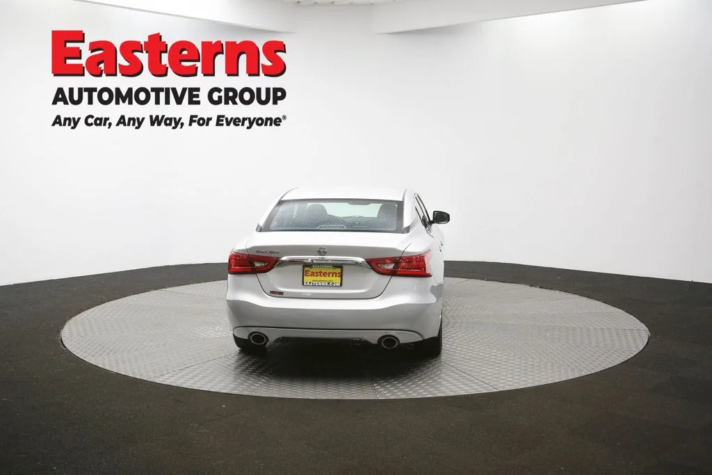 Used 2018 Silver Nissan 3.5 S image 37