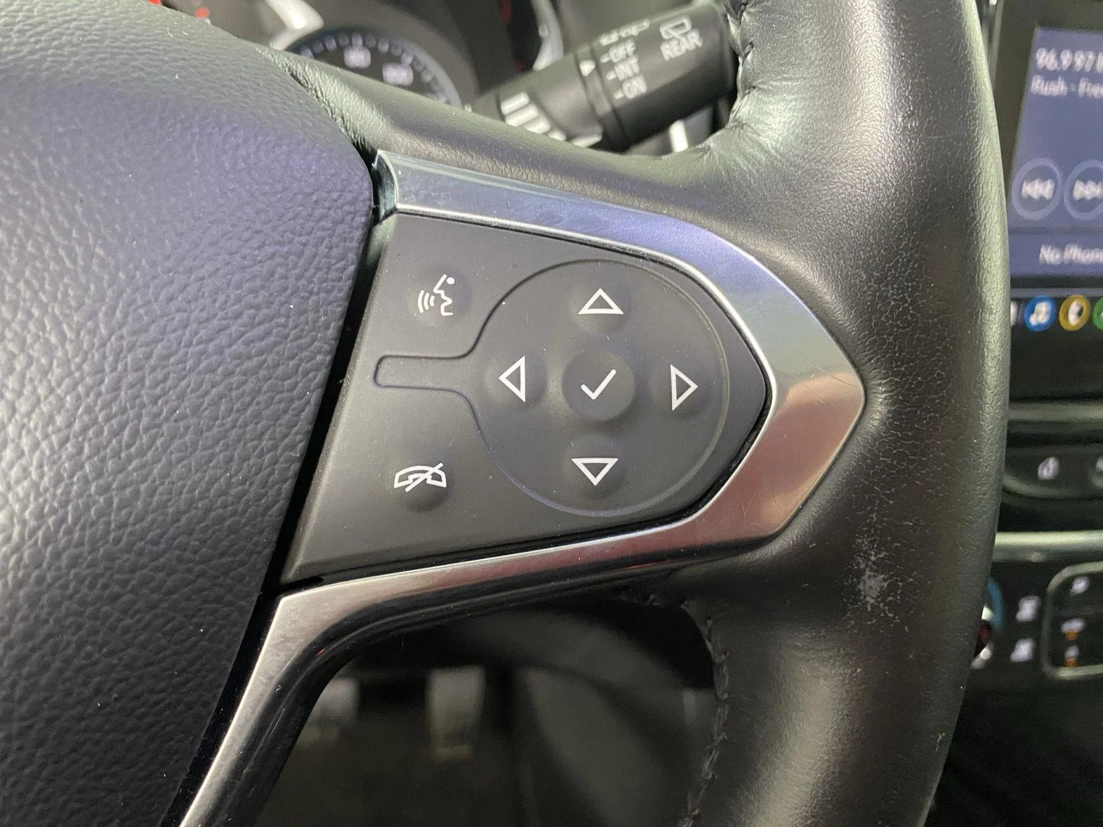 Used 2020 Mosaic Black Metallic Chevrolet High Country image 17