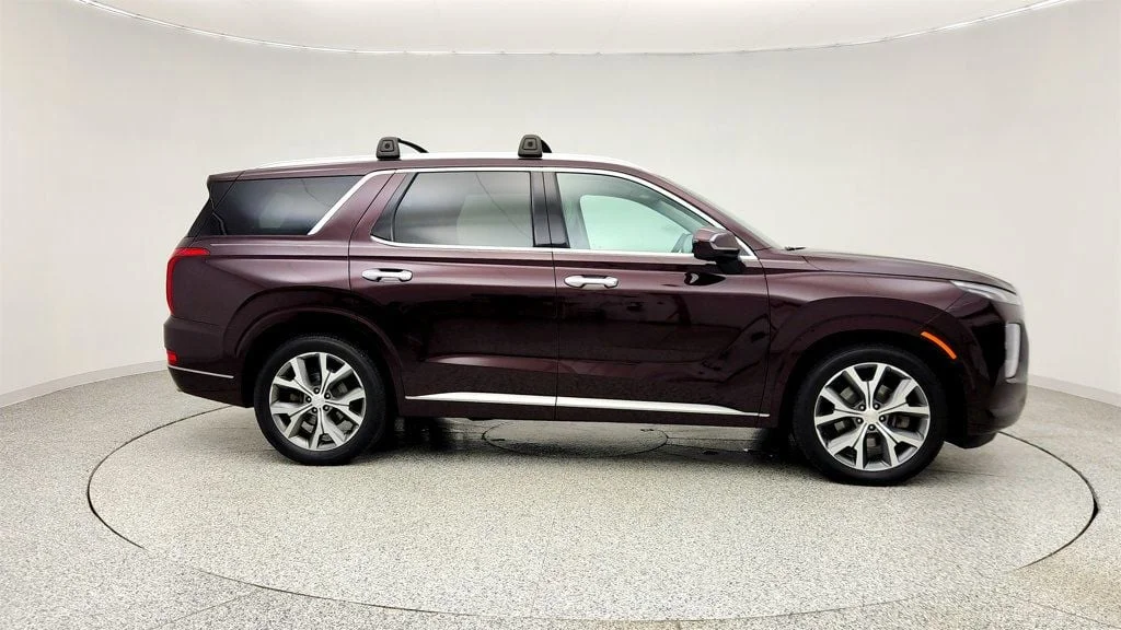 Used 2022 Sierra Burgundy Hyundai Limited AWD image 4