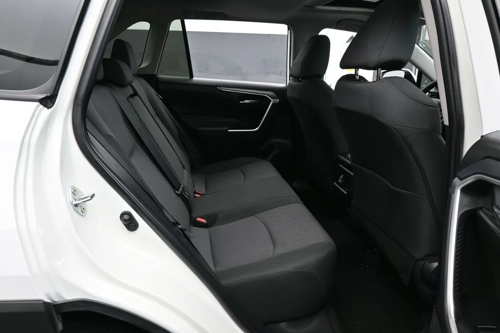 Used 2025 Ice Toyota XLE image 33