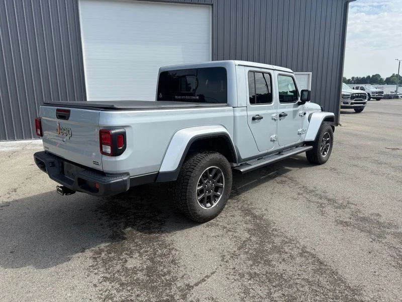 Used 2022 Silver Jeep Overland image 7