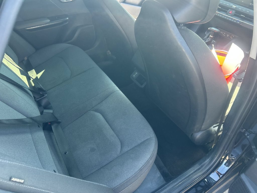 Used 2025 Black Kia LXS image 18