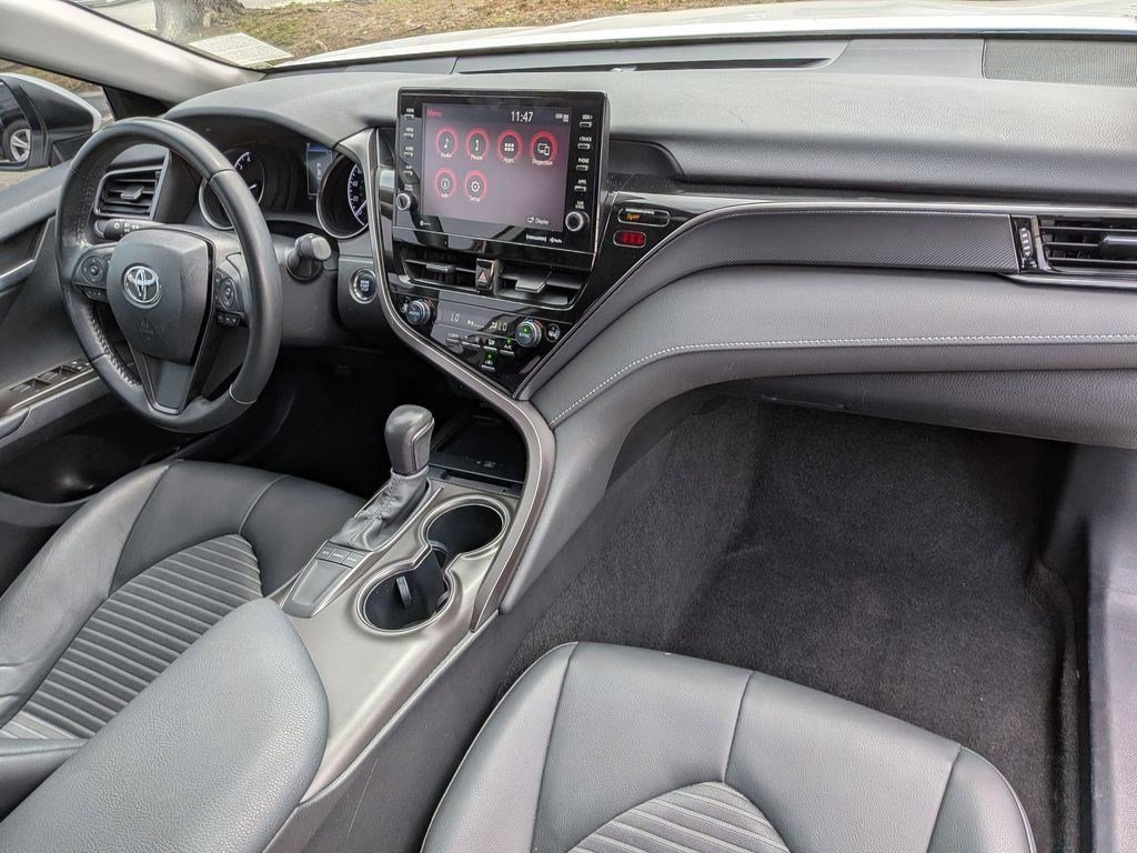 Used 2024 Ice Toyota SE image 29