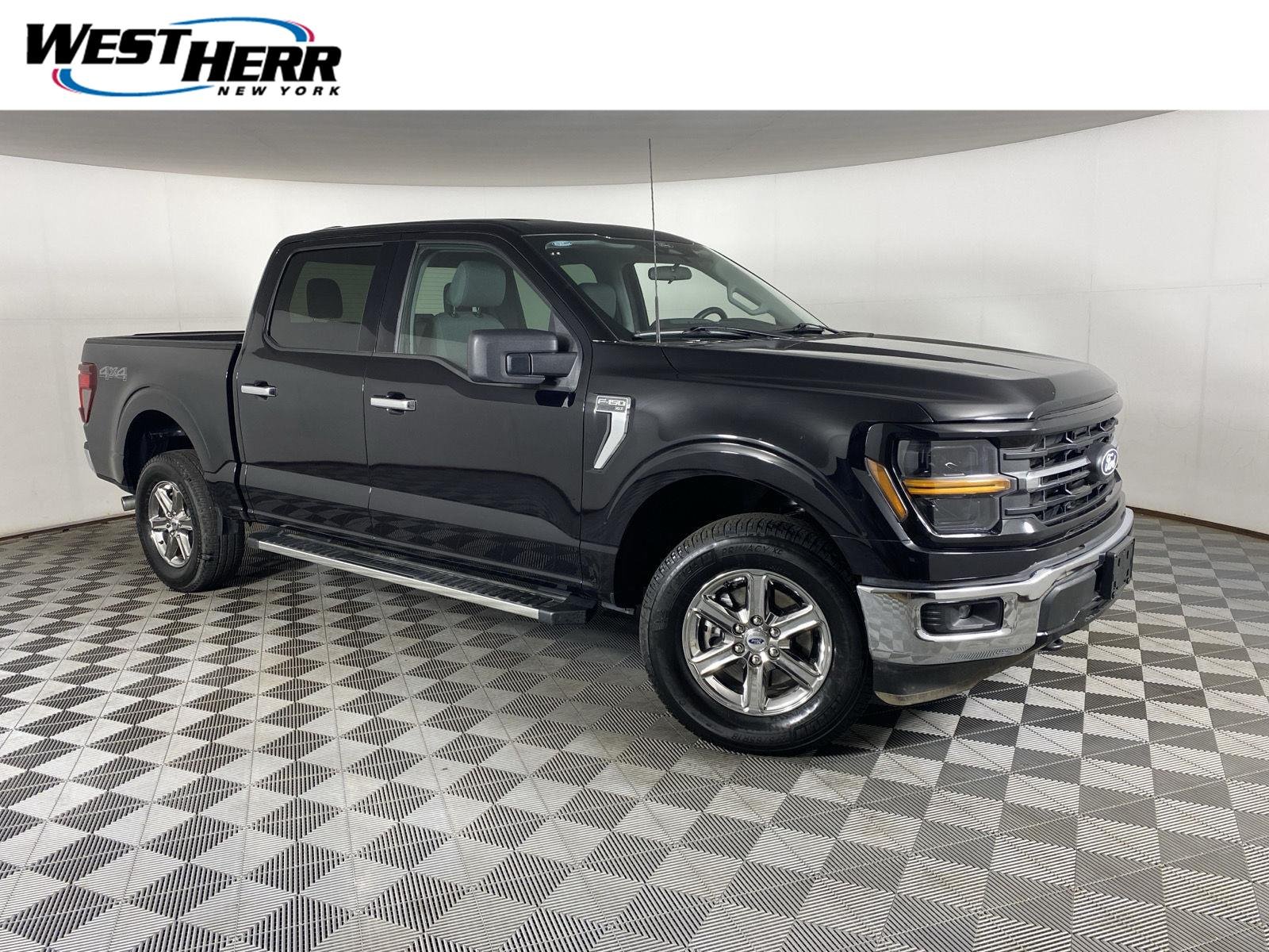 Used 2025 Agate Black Ford XLT image 1