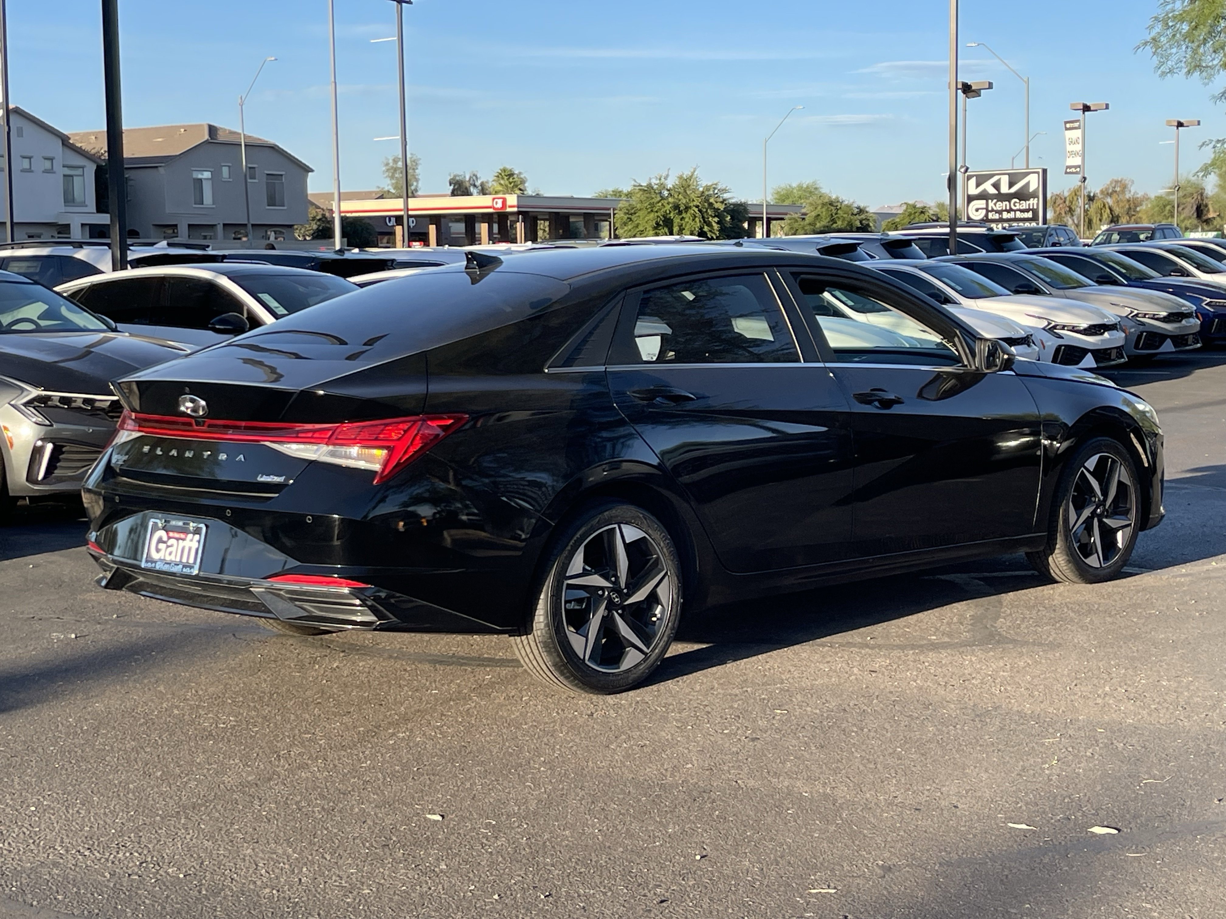 Used 2023 Onyx Black Hyundai Limited image 3