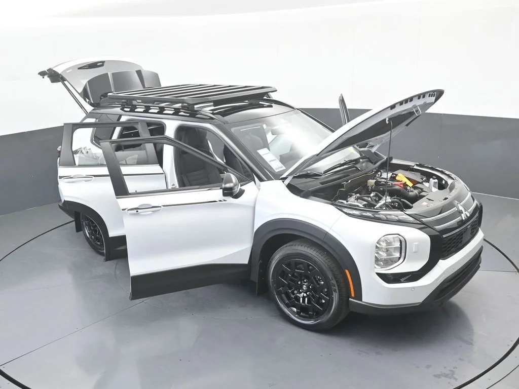 New 2026 White / Black Mitsubishi Trail Edition image 75