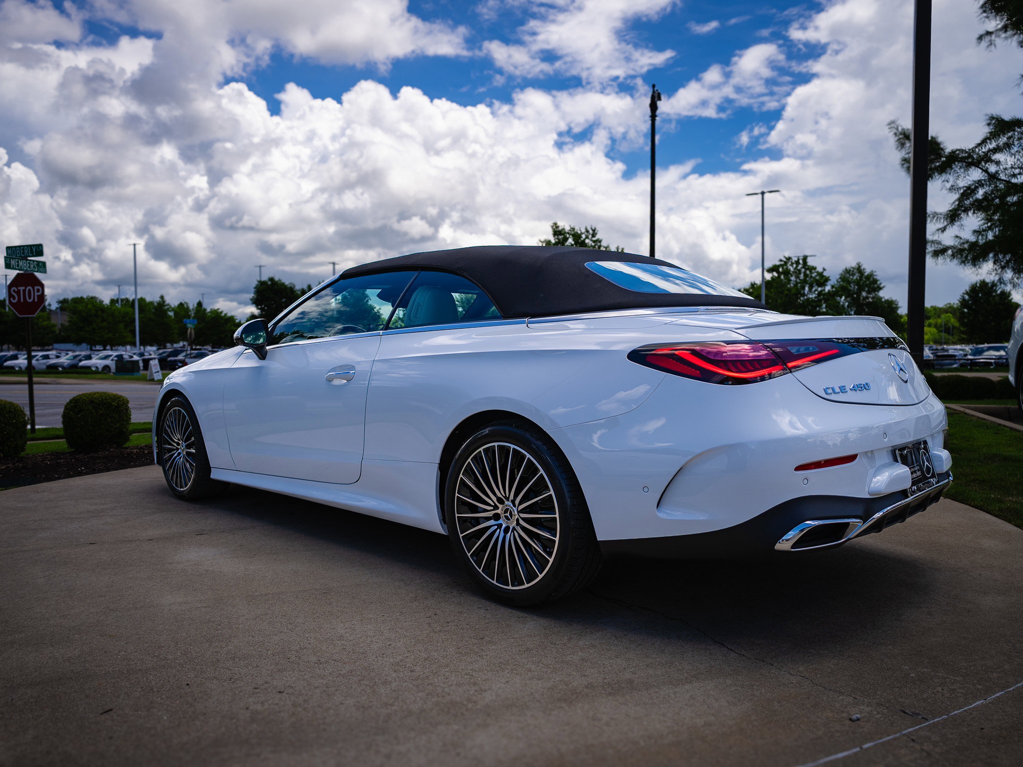 Used 2026  Mercedes-Benz  image 11