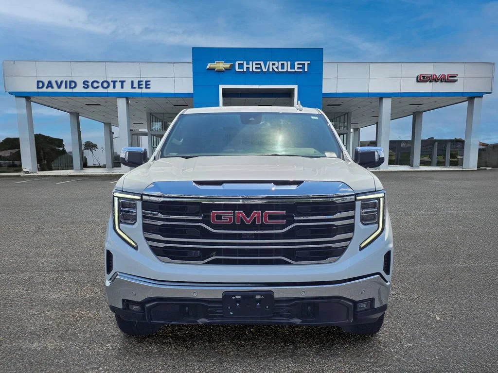 Used 2025 Summit White GMC SLT image 2