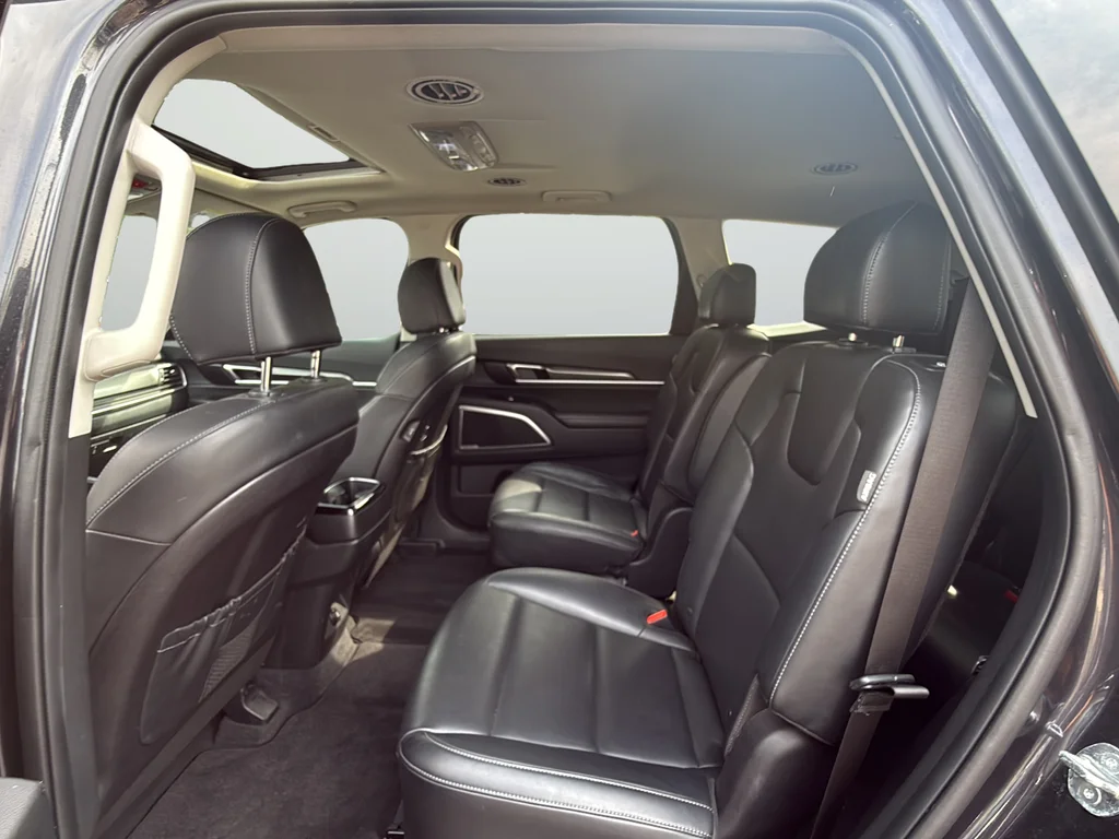 Certified Used 2025 Gray Kia S image 27