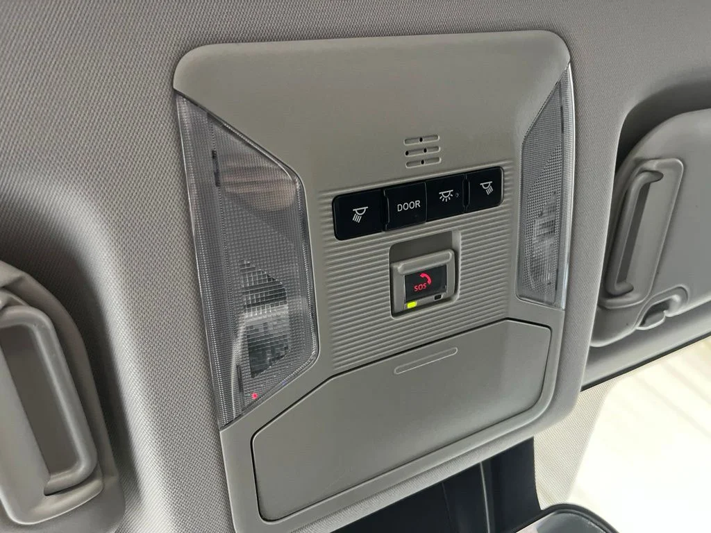 Used 2021  Toyota XLE image 17