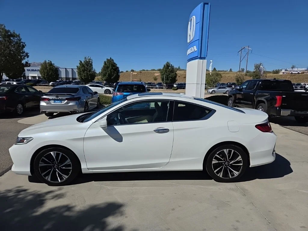 Used 2017  Honda EX-L image 8