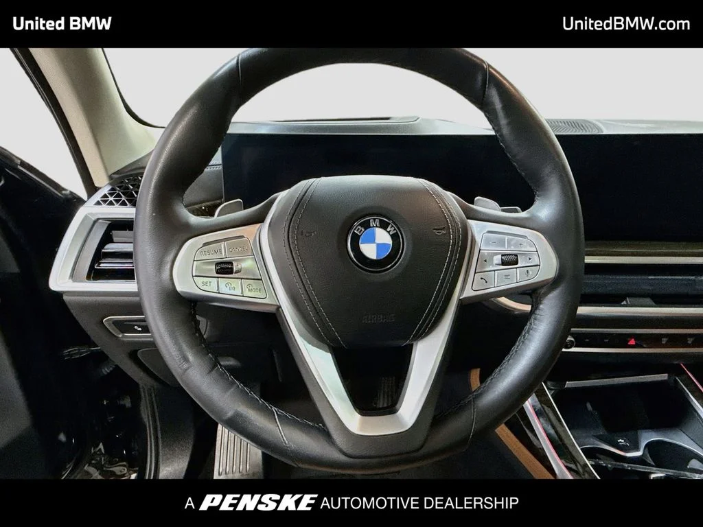 Used 2024 Black Sapphire Metallic BMW xDrive40i image 13