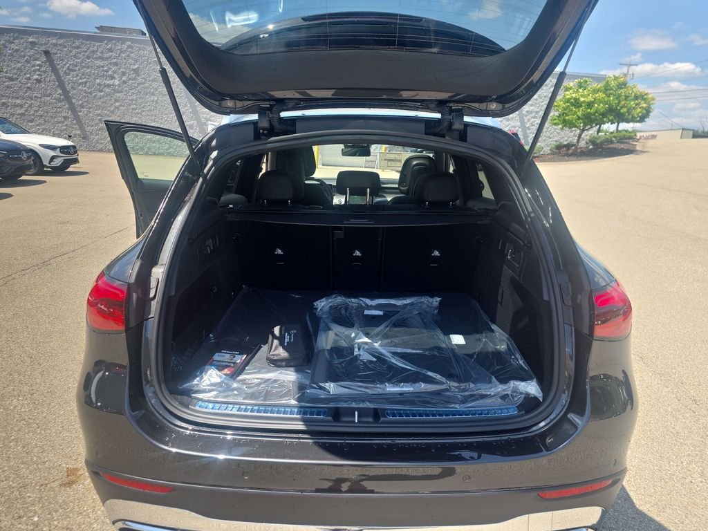 New 2026 Graphite Grey Metallic Mercedes-Benz GLC 300 image 23
