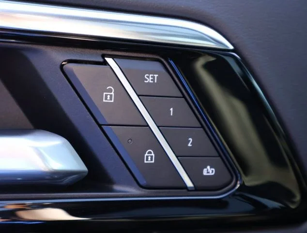 2026 Chevrolet Suburban High Country - Photo 9