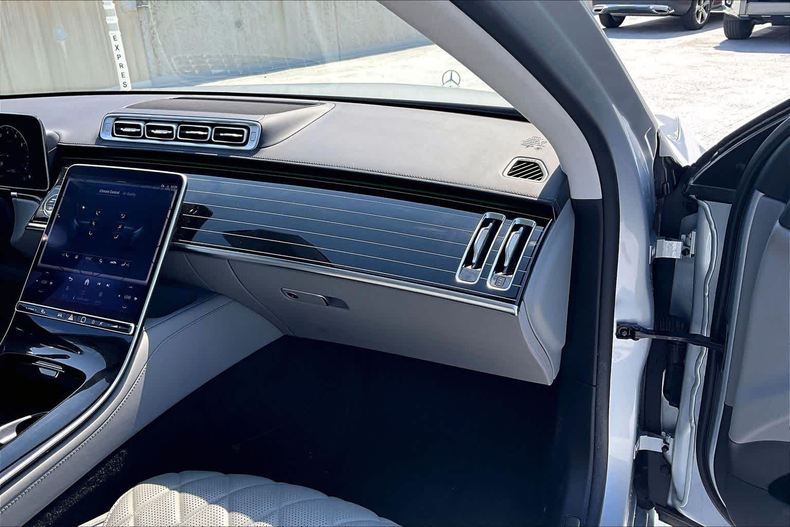 Used 2022 Cirrus Silver Mercedes-Benz S 580 image 19