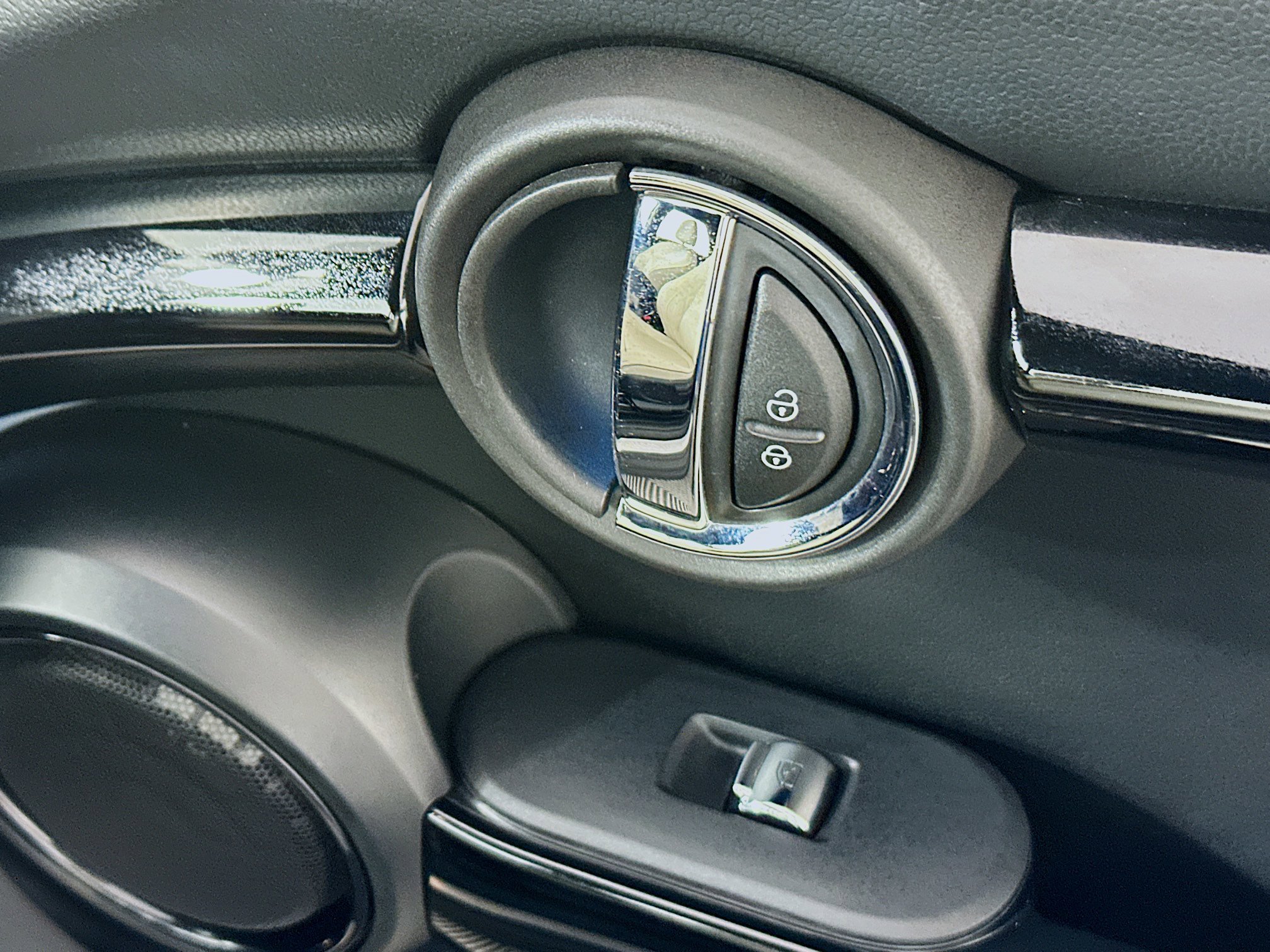 2023 MINI Hardtop 2 Door SE - Photo 28