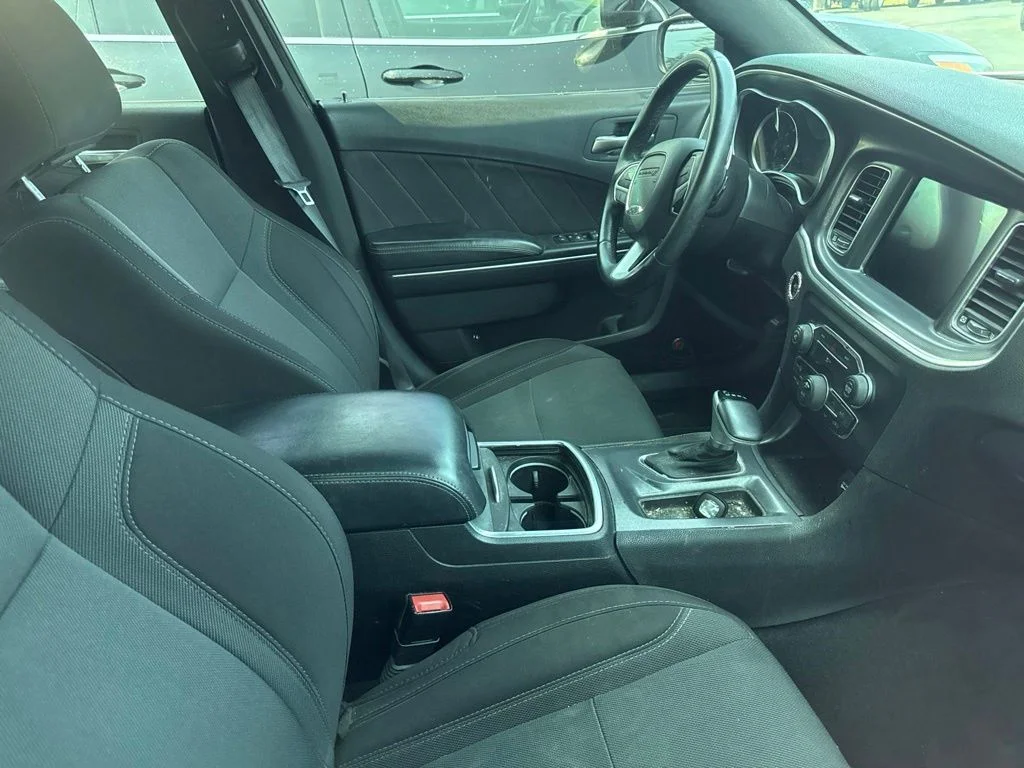 Used 2016 White Dodge SXT image 17