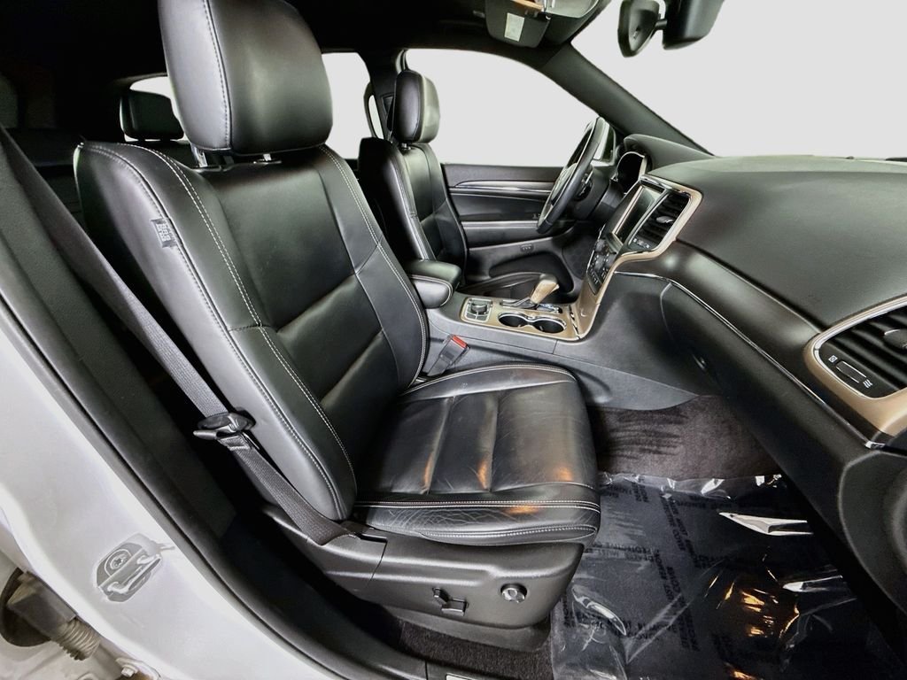 Used 2017 White Jeep Limited image 27