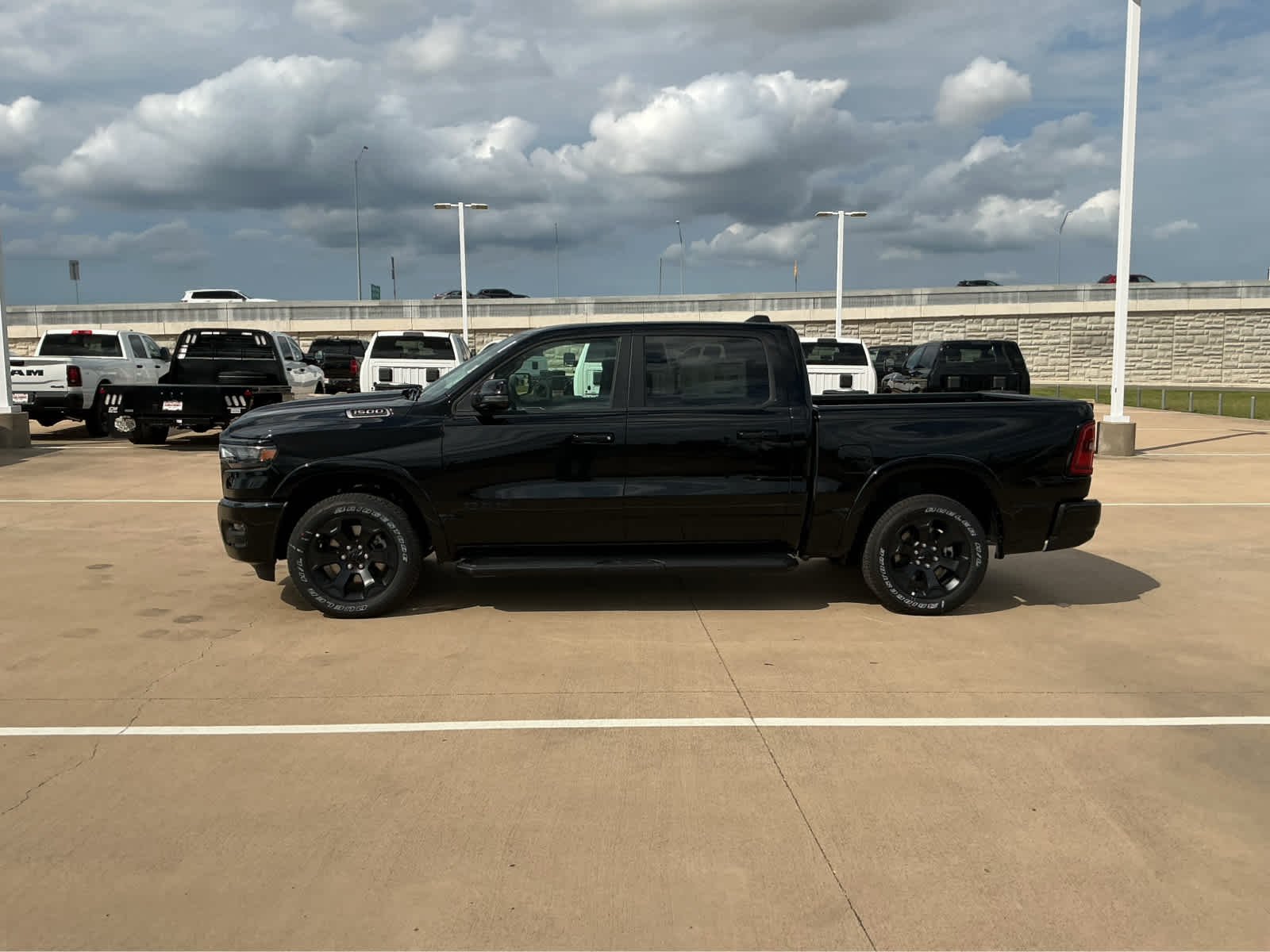 New 2026 Diamond Black Crystal Pearl-Coat Exterior Paint RAM Lone Star image 13
