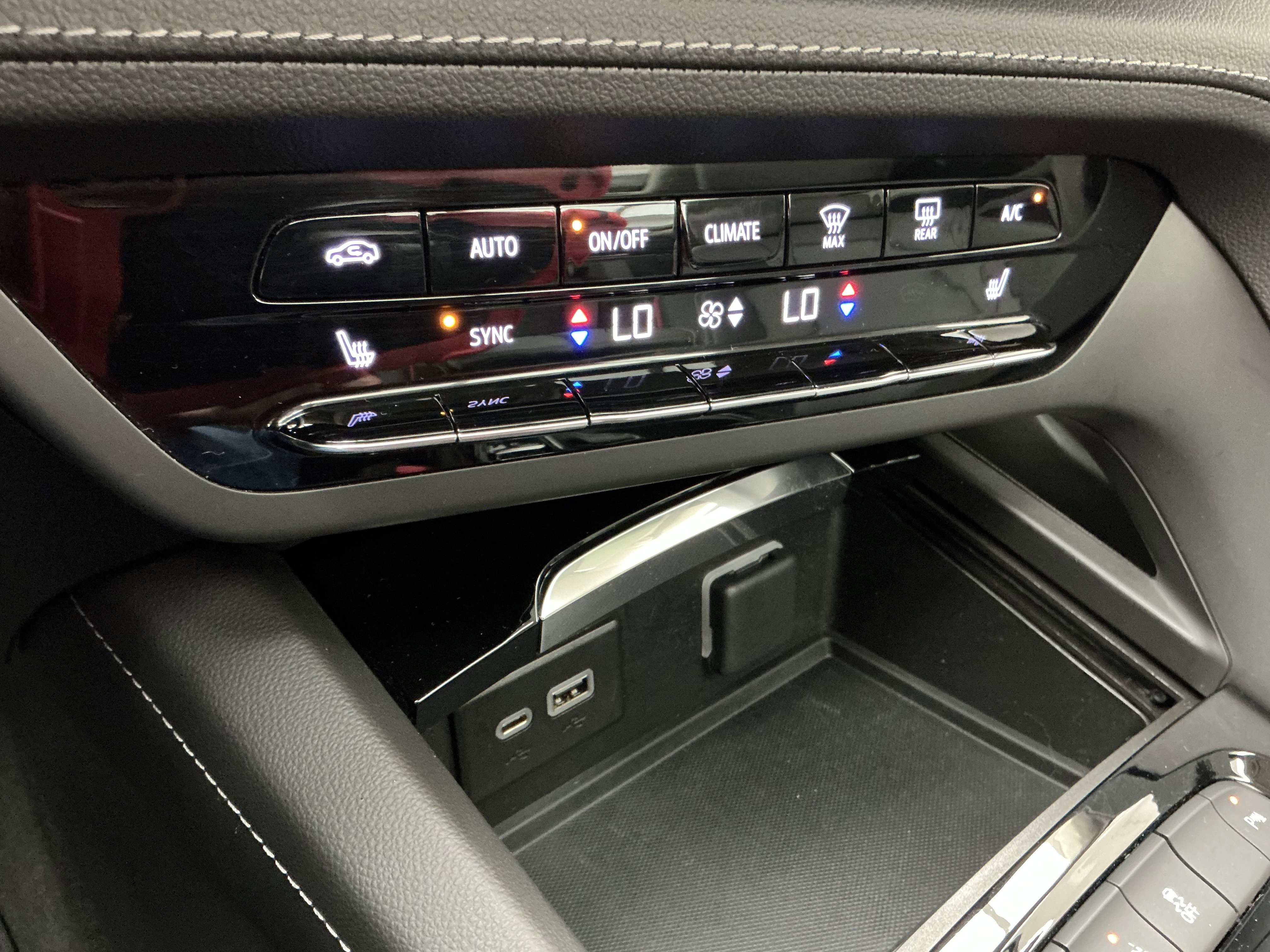 Used 2023 Ebony Twilight Metallic Buick Essence image 12