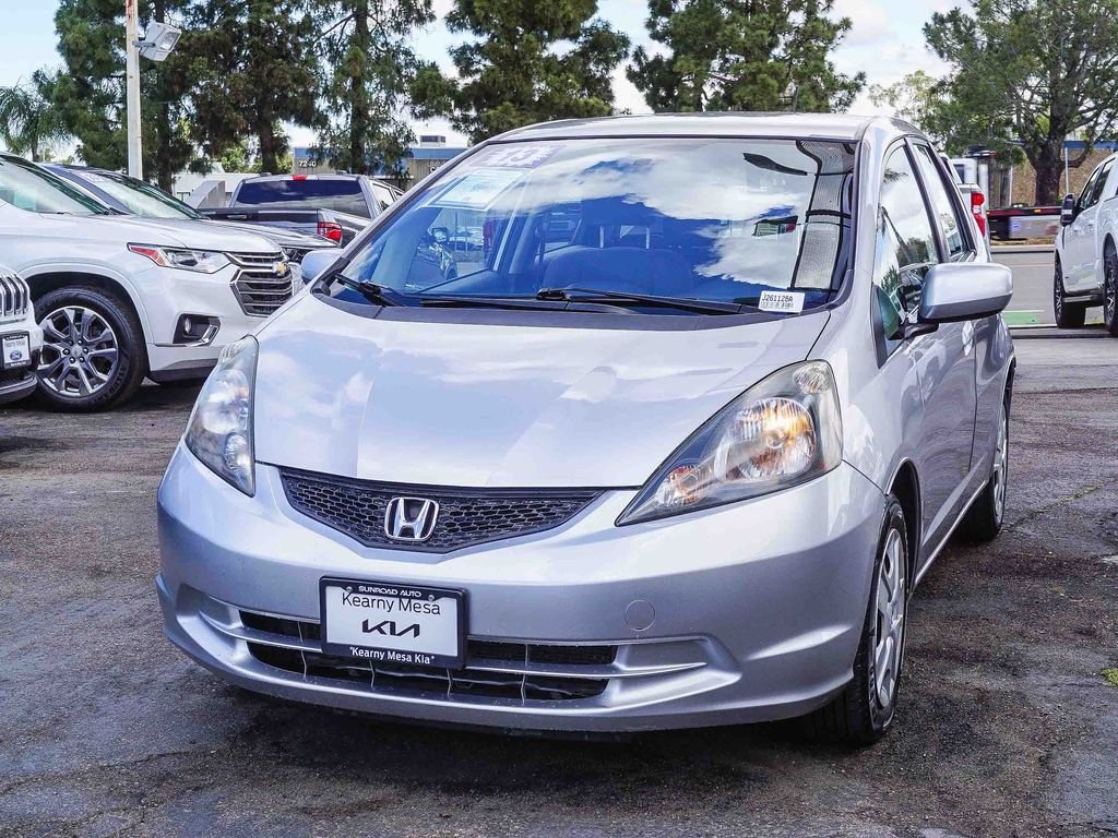 Used 2013 Alabaster Silver Metallic Honda Base image 4