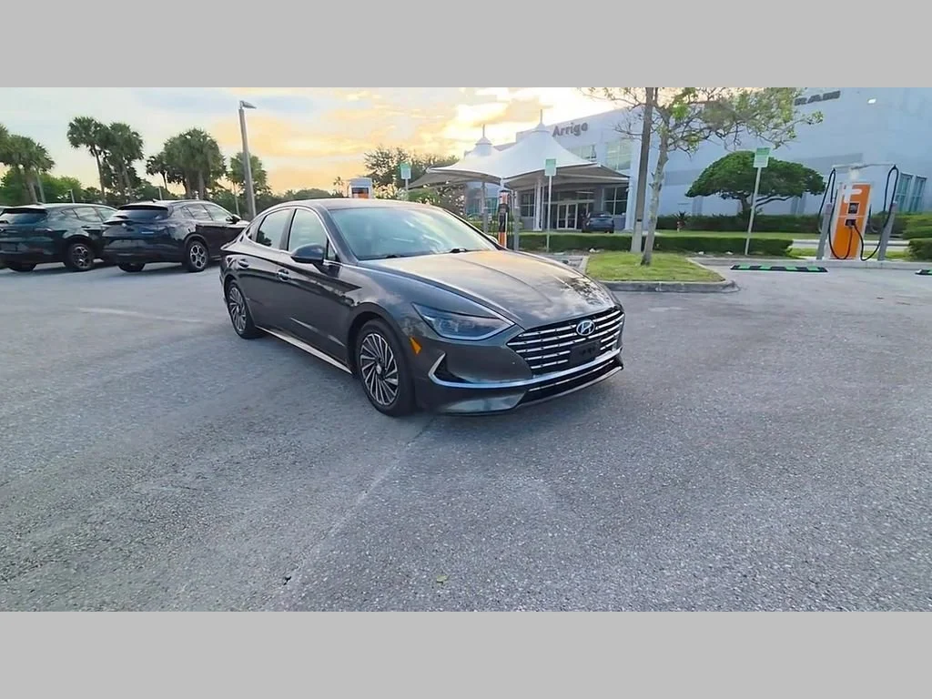 Used 2022 Portofino Gray Hyundai Limited image 50