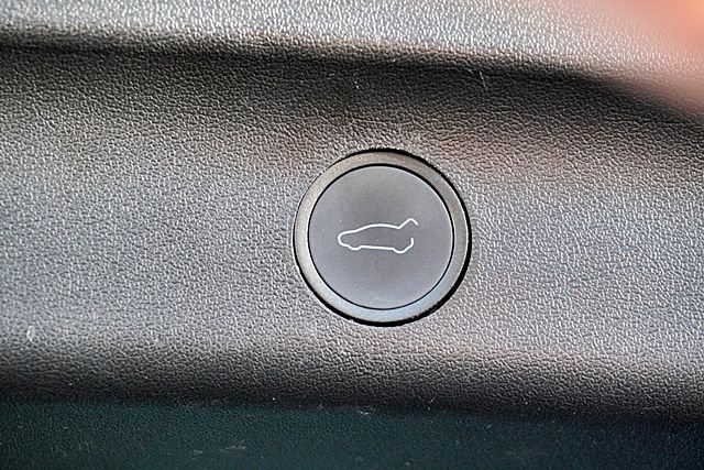 Used 2023  Tesla Long Range image 15