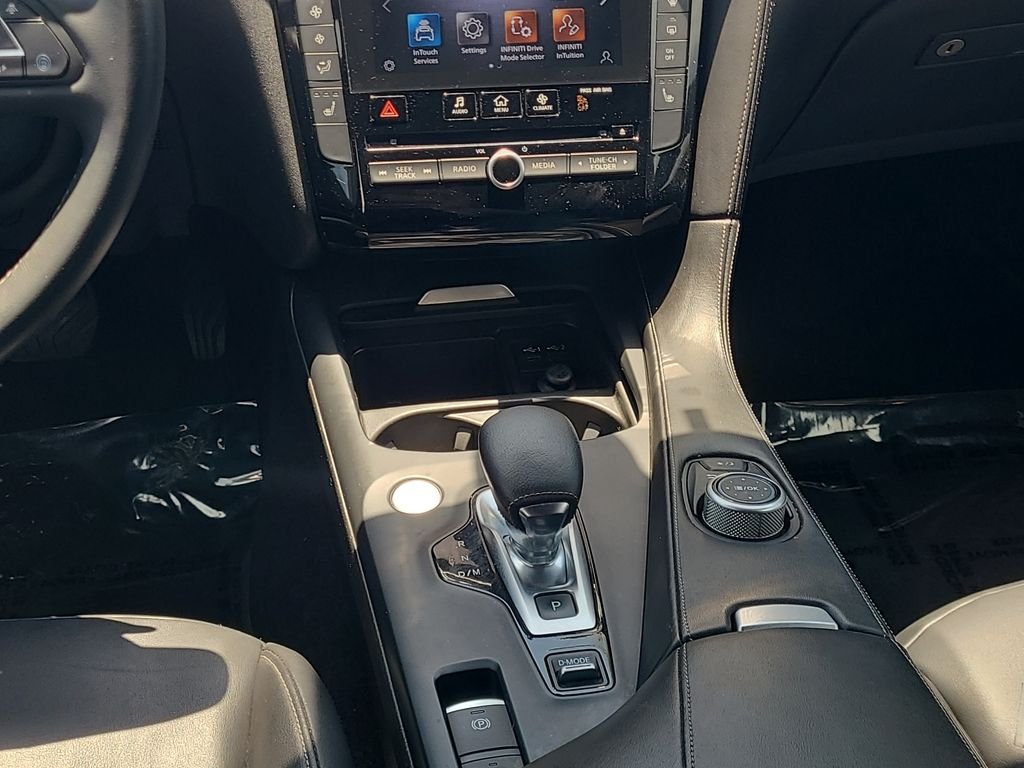 Used 2021 Black INFINITI LUXE image 15