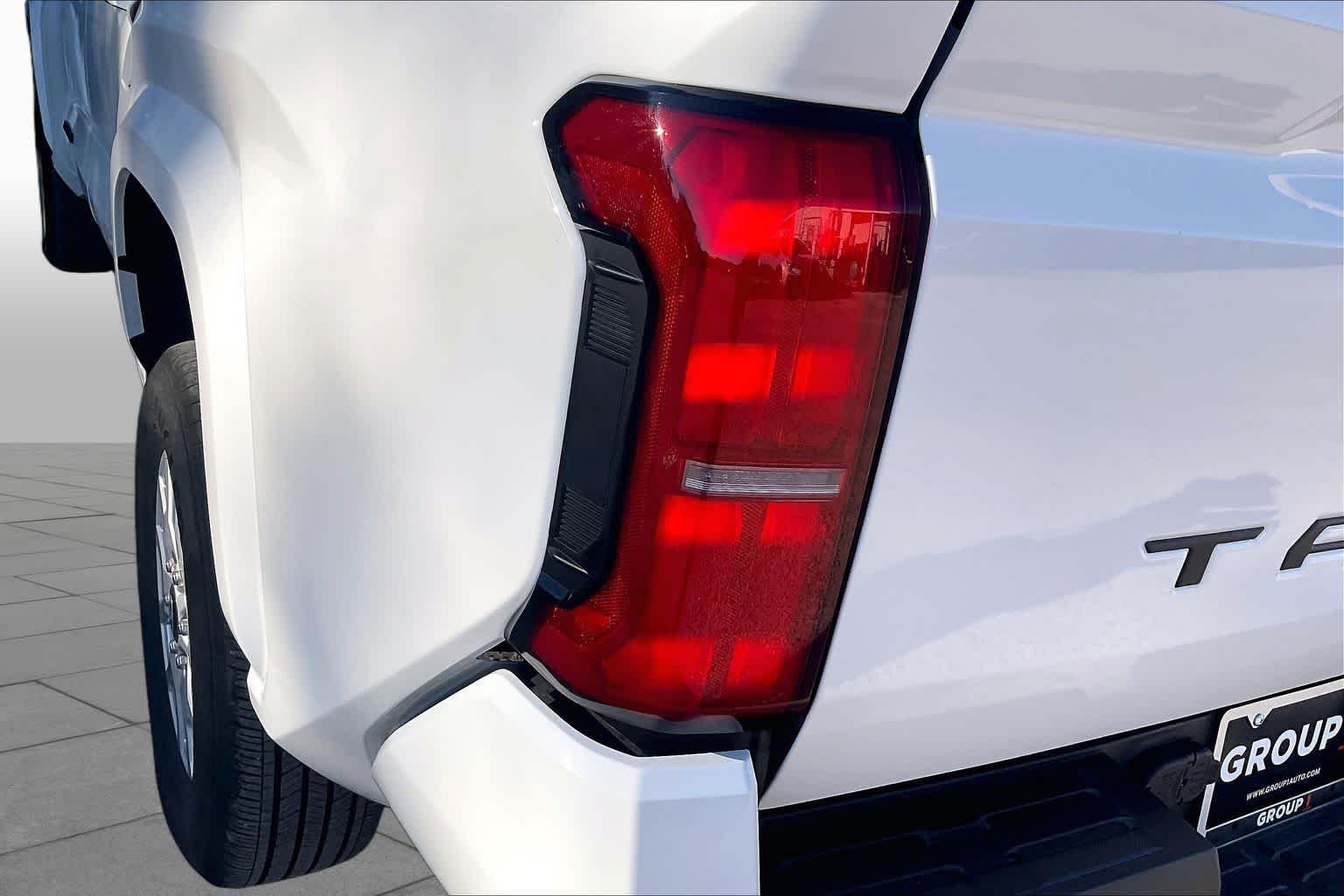 Used 2026 Ice Cap Toyota SR5 image 28