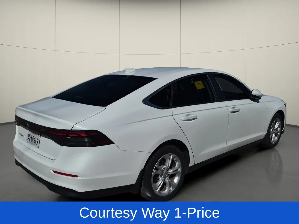 Used 2024 White Honda LX image 9