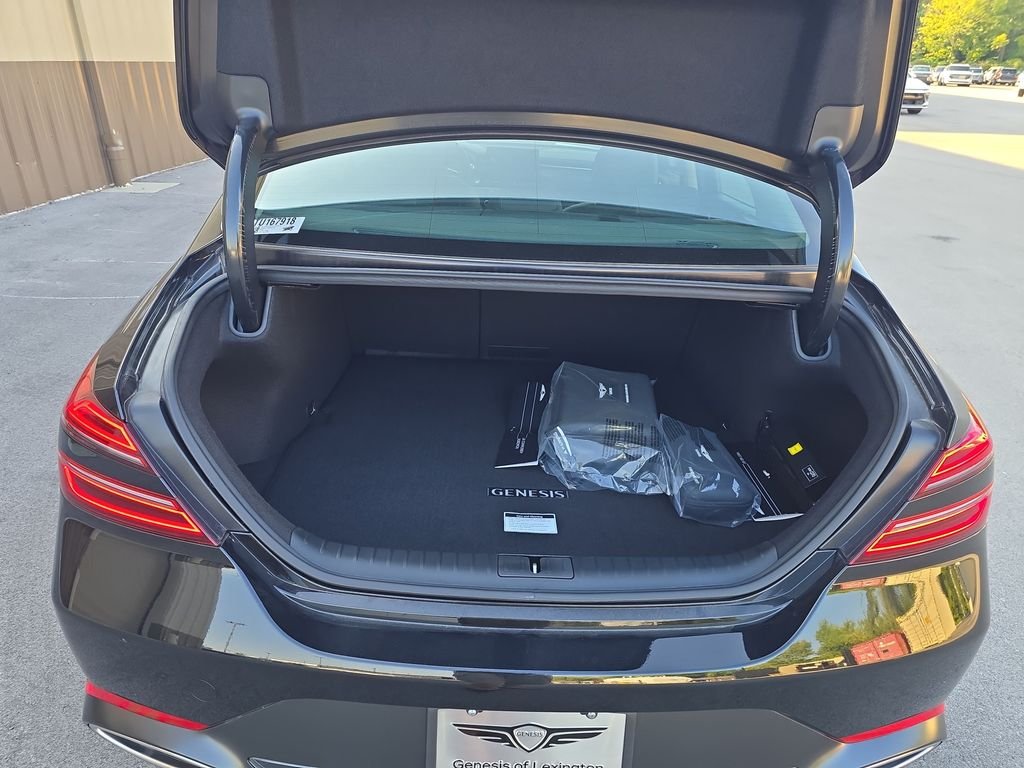 2026 GENESIS G70 Standard - Photo 9