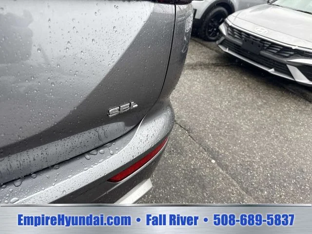 Used 2024  Mitsubishi SEL image 6