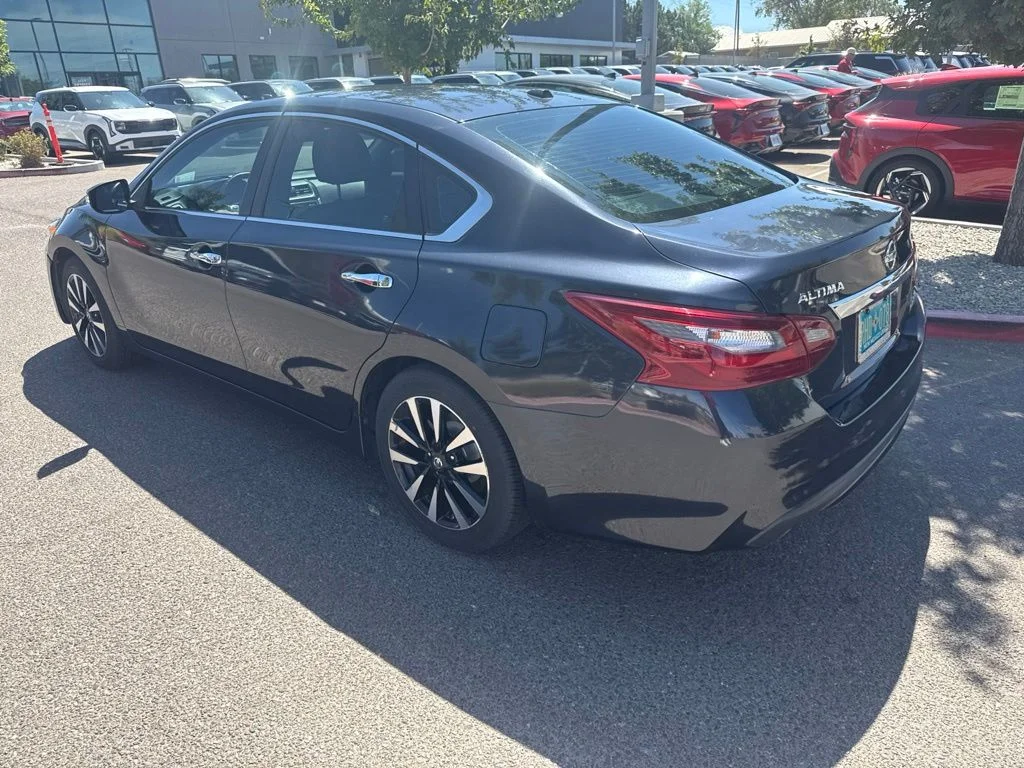 Used 2018 Blue Nissan 2.5 SL image 12