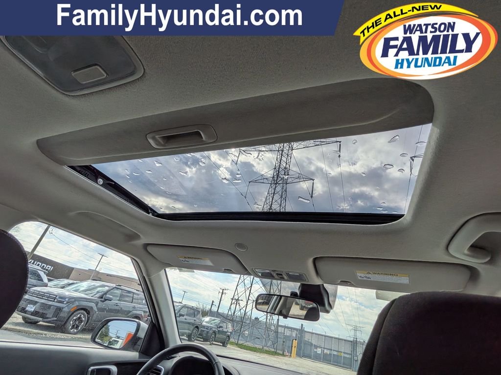 2025 Hyundai Venue SEL - Photo 25