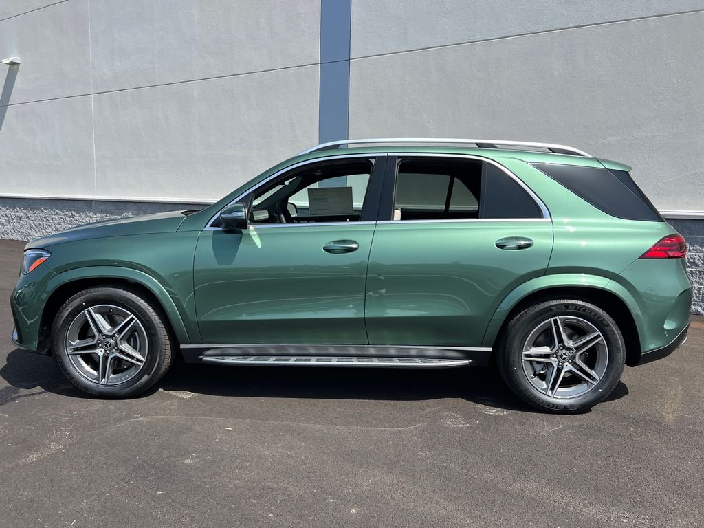 New 2026 MANUFAKTUR Ireland Mid Green Metallic Mercedes-Benz GLE 450 image 4
