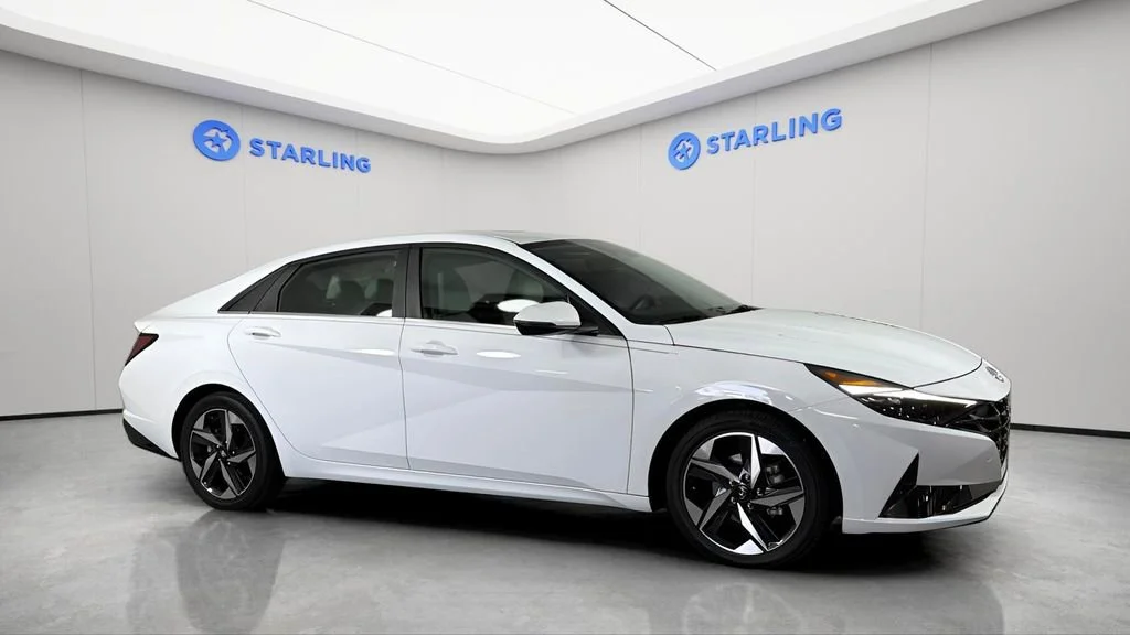Used 2022 White Hyundai Limited image 13