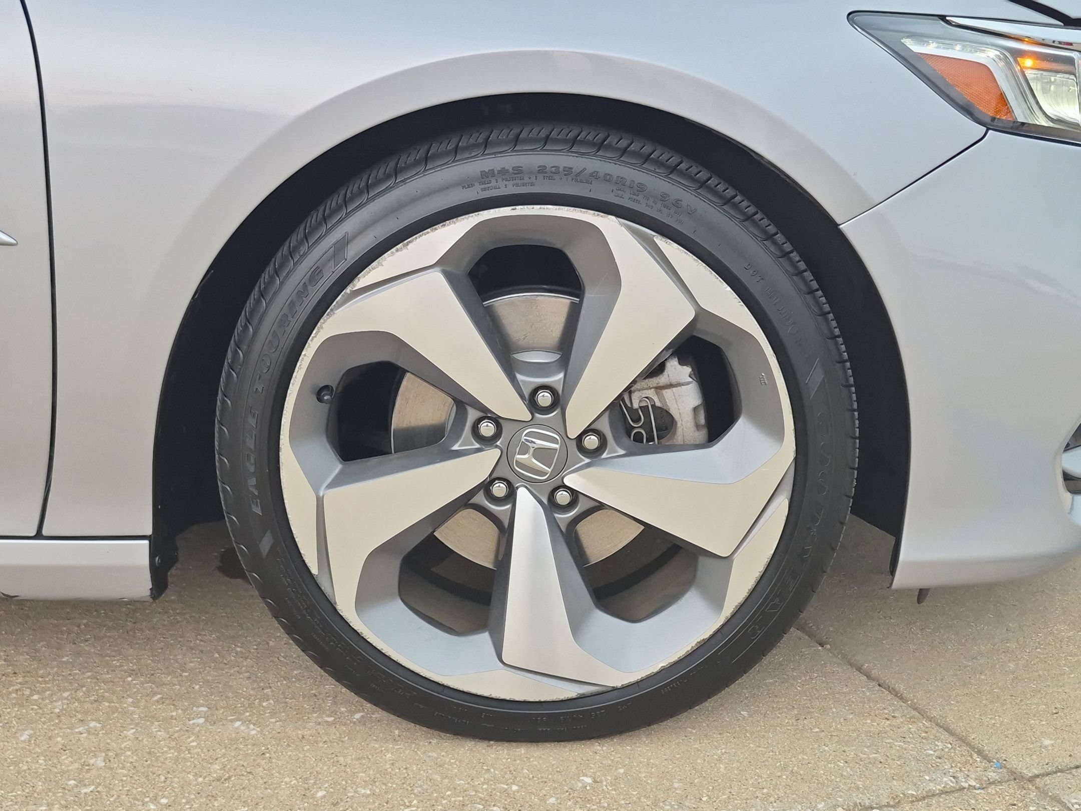 2018 Honda Accord Touring - Photo 34